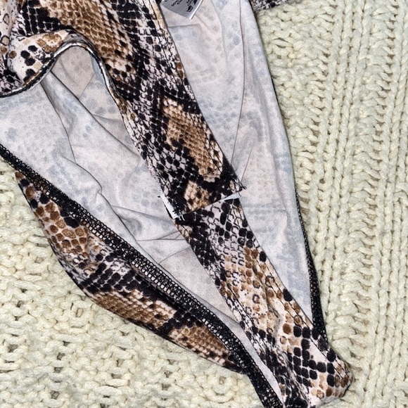 IRIS snakeskin print bodysuit size medium - Picture 7 of 7